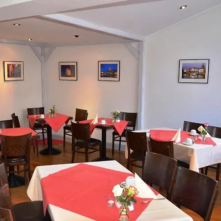 Ξενοδοχείο Cvjm Am Dom 2*