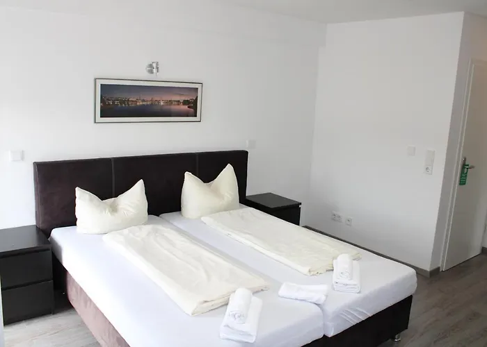 Отель Cvjm Am Dom 2*